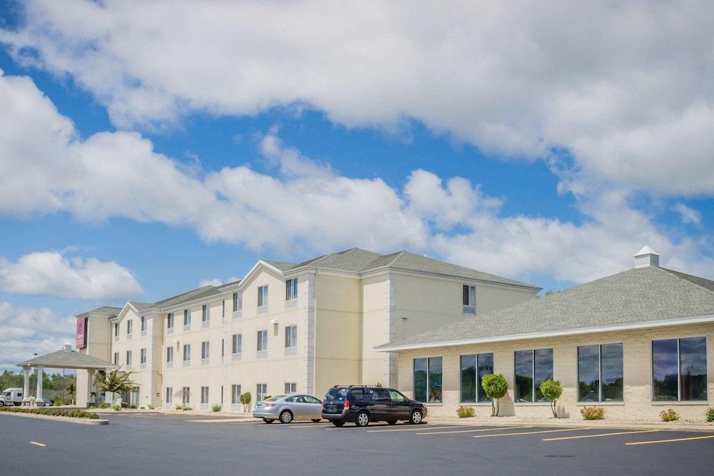 Comfort Suites Escanaba Exterior foto