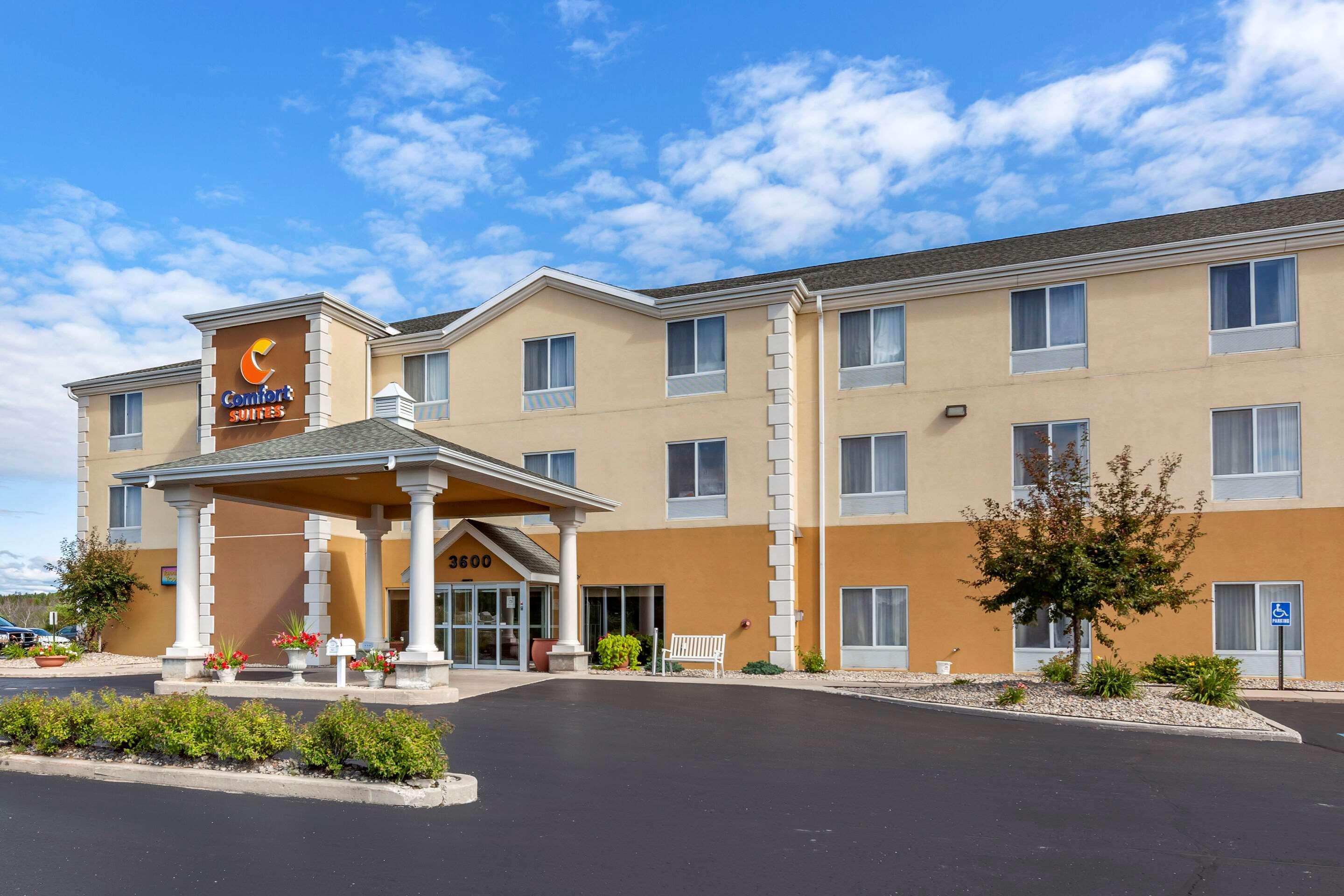 Comfort Suites Escanaba Exterior foto